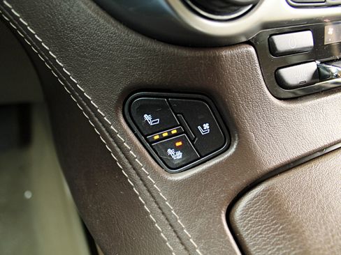 Used 2020 Chevrolet Suburban Premier image 30