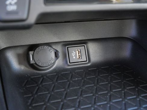 Certified 2025 Toyota RAV4 LE AWD/4WD image 31