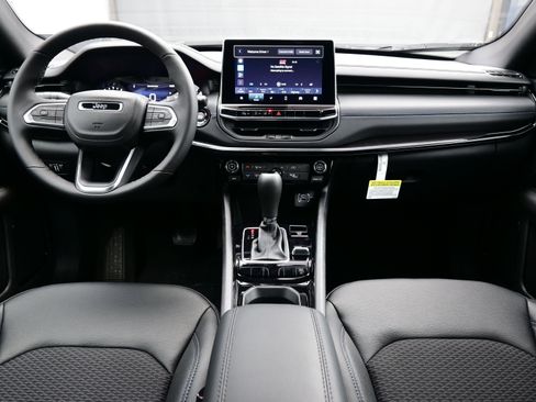 New 2026 Jeep Compass Latitude AWD/4WD image 12