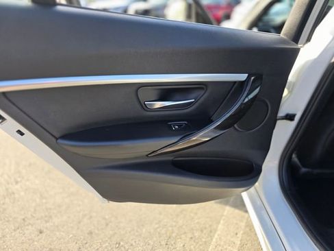 Used 2017 BMW 330i xDrive Wagon AWD/4WD image 20