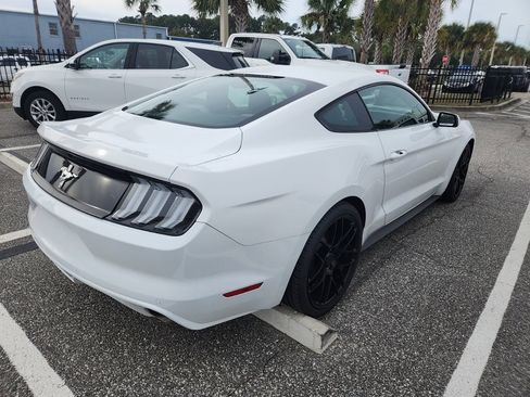 Used 2015 Ford Mustang Coupe image 4