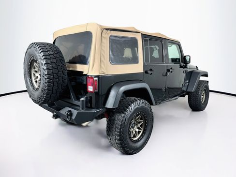 Used 2018 Jeep Wrangler Unlimited Sport S AWD/4WD image 9