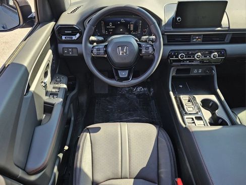 Used 2025 Honda Pilot Black Edition image 32