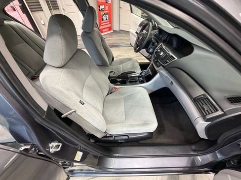 Used 2013 Honda Accord LX image 40