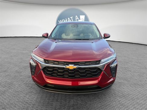 Certified 2024 Chevrolet Trax LS w/ LS Convenience Package image 9