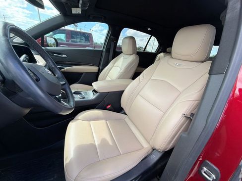 Used 2024 Cadillac XT4 Premium Luxury image 12