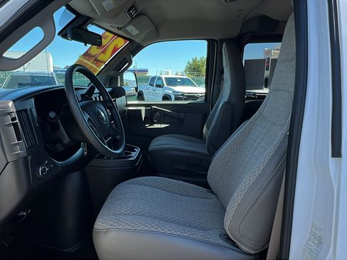Certified 2025 Chevrolet Express 3500 LT w/ LT Preferred Equipment Group RWD image 26