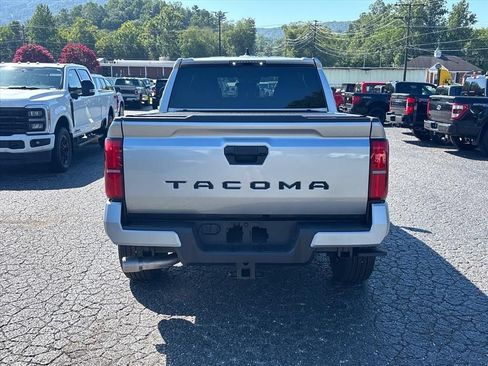 Used 2024 Toyota Tacoma TRD Sport RWD image 6