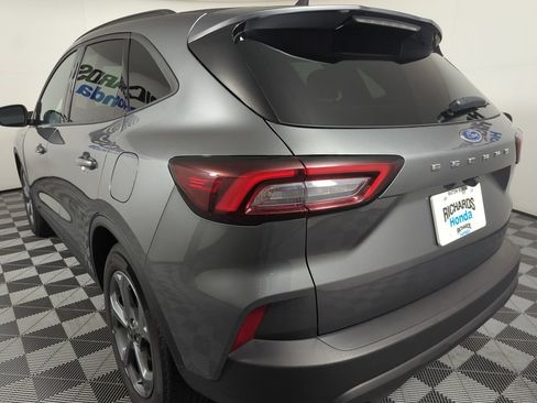 Used 2025 Ford Escape ST-Line FWD image 2