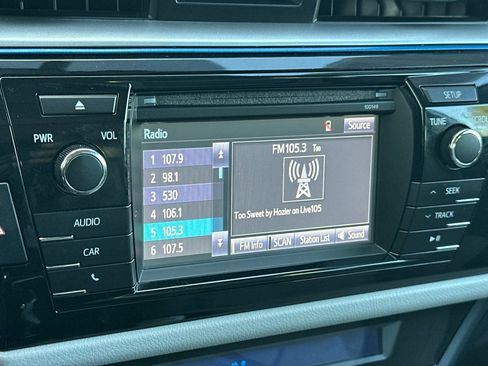 Used 2015 Toyota Corolla LE FWD image 23
