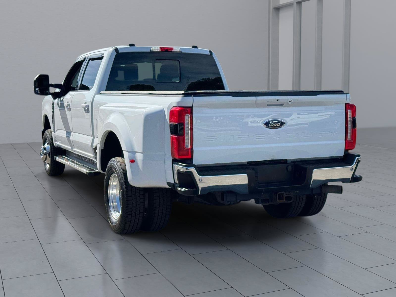 Used 2023 Ford F350 Lariat w/ Snow Plow Prep Package AWD/4WD image 4