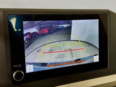 Used 2024 Toyota Tacoma TRD Off-Road image 16