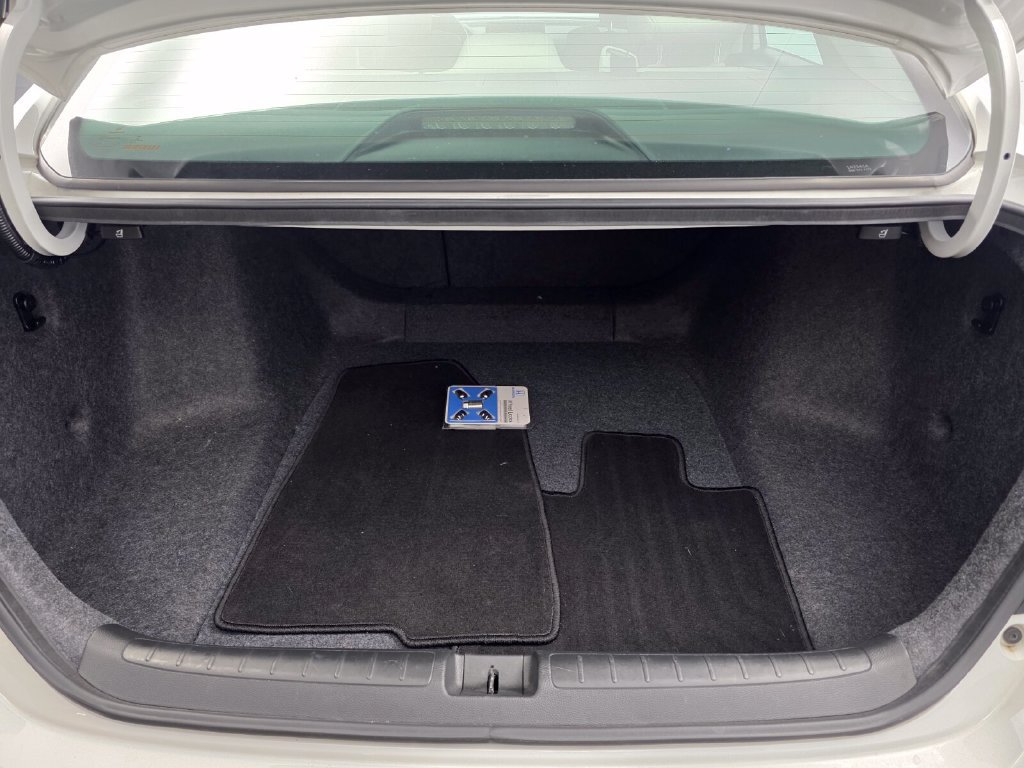 Used 2019 Honda Accord EX-L image 16