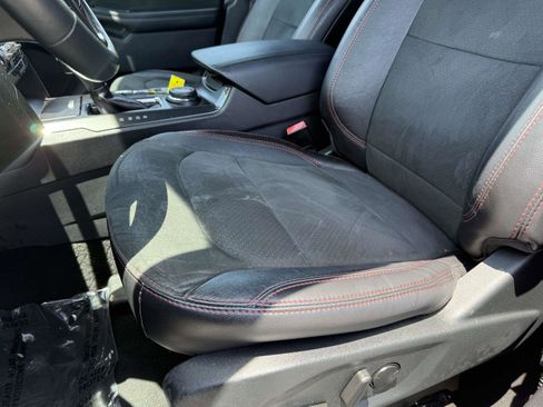 Used 2019 Ford Explorer XLT w/ Equipment Group 202A AWD/4WD image 23