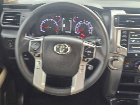 Used 2022 Toyota 4Runner SR5 Premium image 15