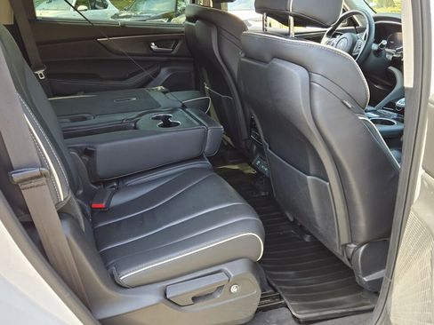 Used 2023 Acura MDX SH-AWD w/ Advance Package image 11