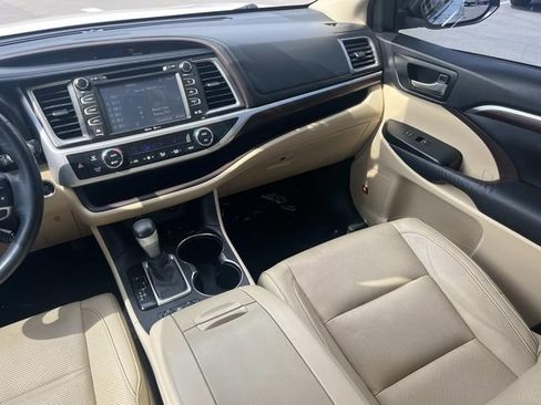 Used 2015 Toyota Highlander Limited Platinum AWD/4WD image 15