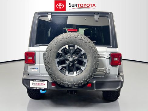 Used 2024 Jeep Wrangler Unlimited Rubicon 4xe AWD/4WD image 5