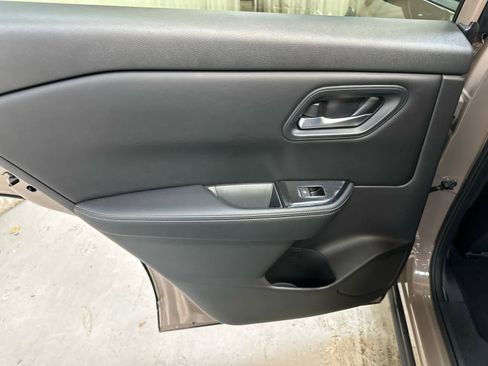 Certified 2024 Nissan Rogue SV image 28