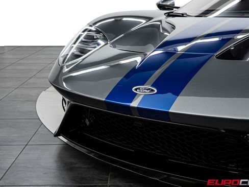 Used 2018 Ford GT RWD image 11