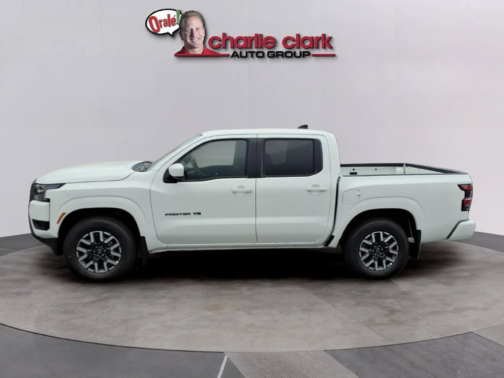 New 2027 Nissan Frontier SV RWD image 2