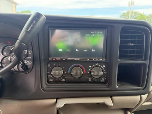 Used 2000 Chevrolet Tahoe LS w/ LS Preferred Equipment Group AWD/4WD image 12