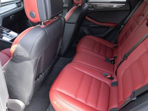 Used 2025 Porsche Macan S AWD/4WD image 17
