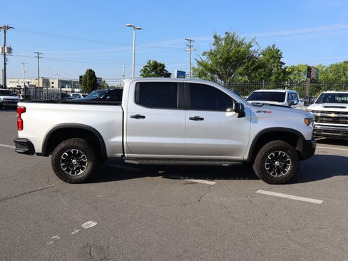 Used 2022 Chevrolet Silverado 1500 ZR2 AWD/4WD image 11