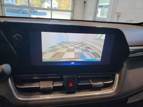 Used 2025 Chevrolet TrailBlazer ACTIV w/ Convenience Package image 16