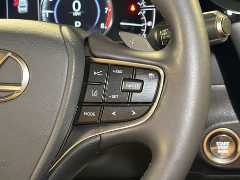 Certified 2022 Lexus ES 350 w/ Premium Package image 18