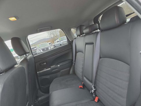 Used 2025 Mitsubishi Outlander Sport SE image 13