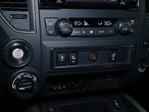 Used 2024 Nissan Titan SV w/ SV Convenience Package image 25