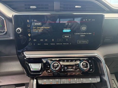Used 2024 GMC Sierra 1500 Denali w/ Technology Package AWD/4WD image 29