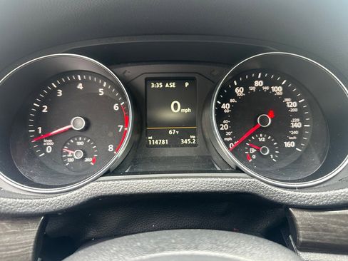 Used 2018 Volkswagen Passat 3.6 SEL Premium FWD image 18