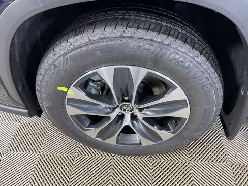 New 2026 Toyota Highlander XLE AWD/4WD image 4