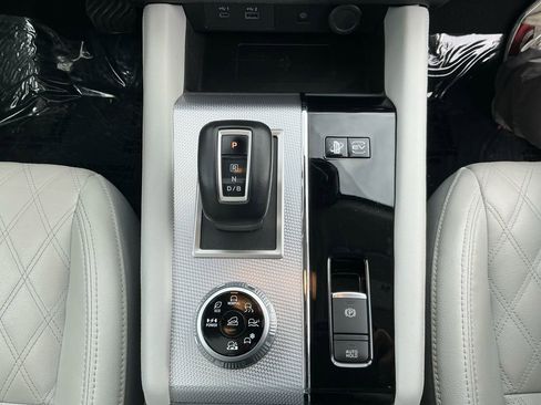 Used 2024 Mitsubishi Outlander SEL image 17