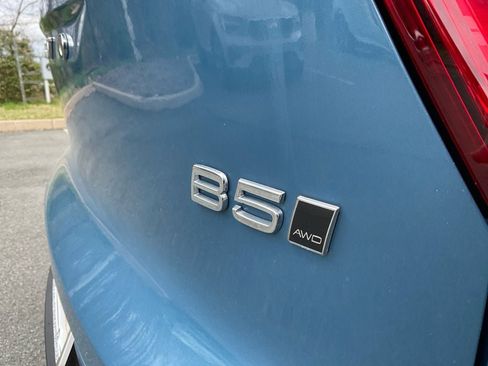 Certified 2024 Volvo XC40 B5 Plus w/ Climate Package image 17