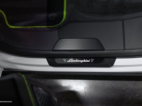 New 2025 Lamborghini Urus SE image 39