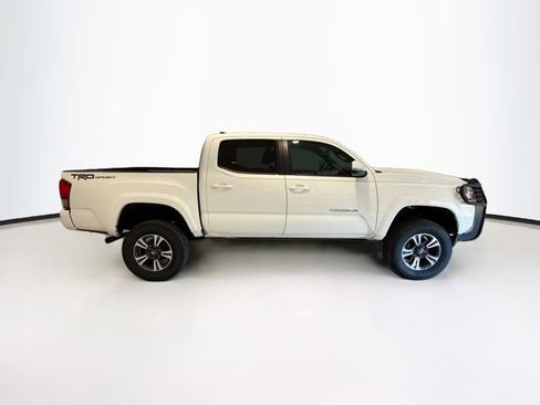 Used 2017 Toyota Tacoma TRD Sport w/ Tow Package RWD image 7