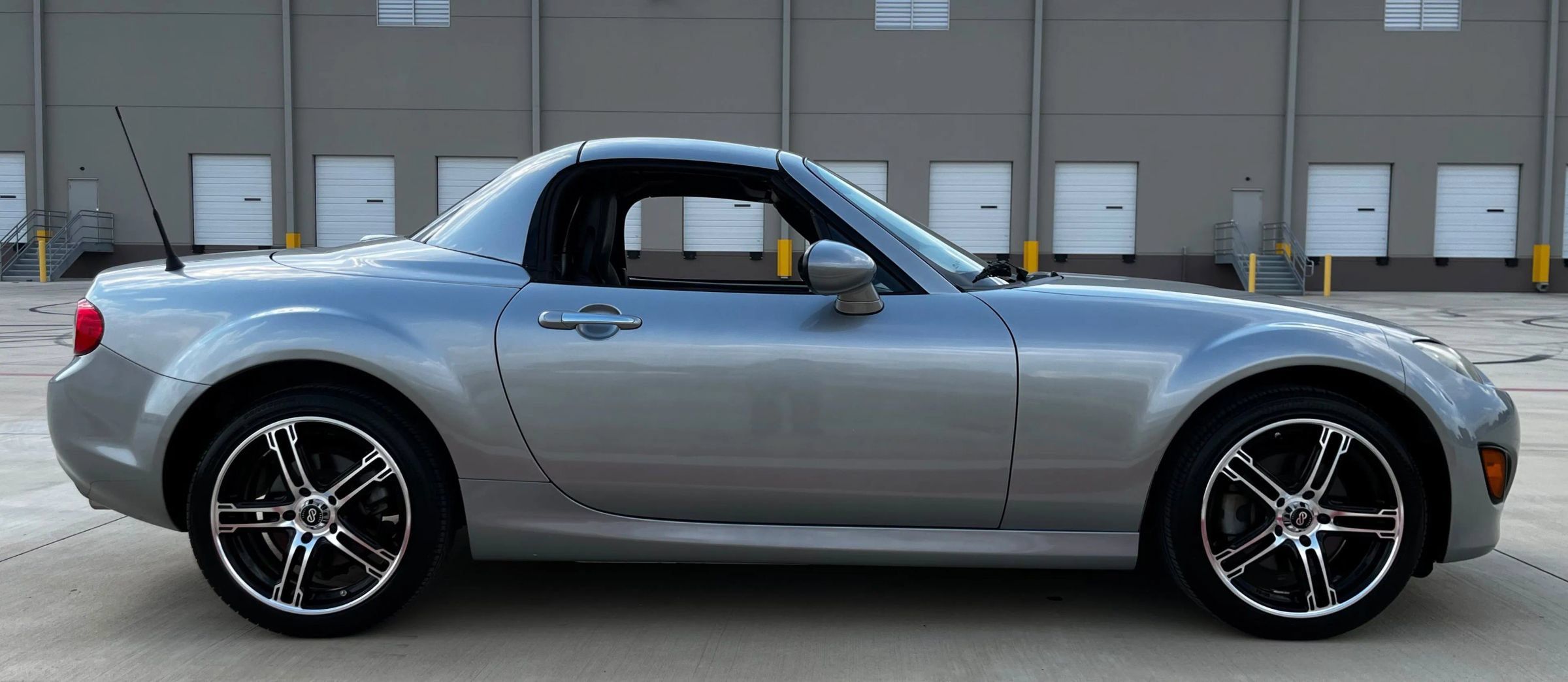 Used 2012 MAZDA MX-5 Miata Touring RWD image 10