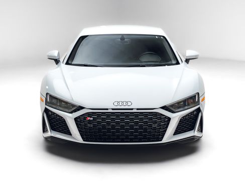Used 2023 Audi R8 V10 performance RWD image 3