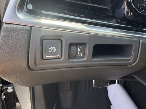 Certified 2023 Cadillac XT6 Sport image 11