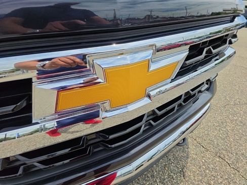 Used 2024 Chevrolet Silverado 1500 LT AWD/4WD image 38