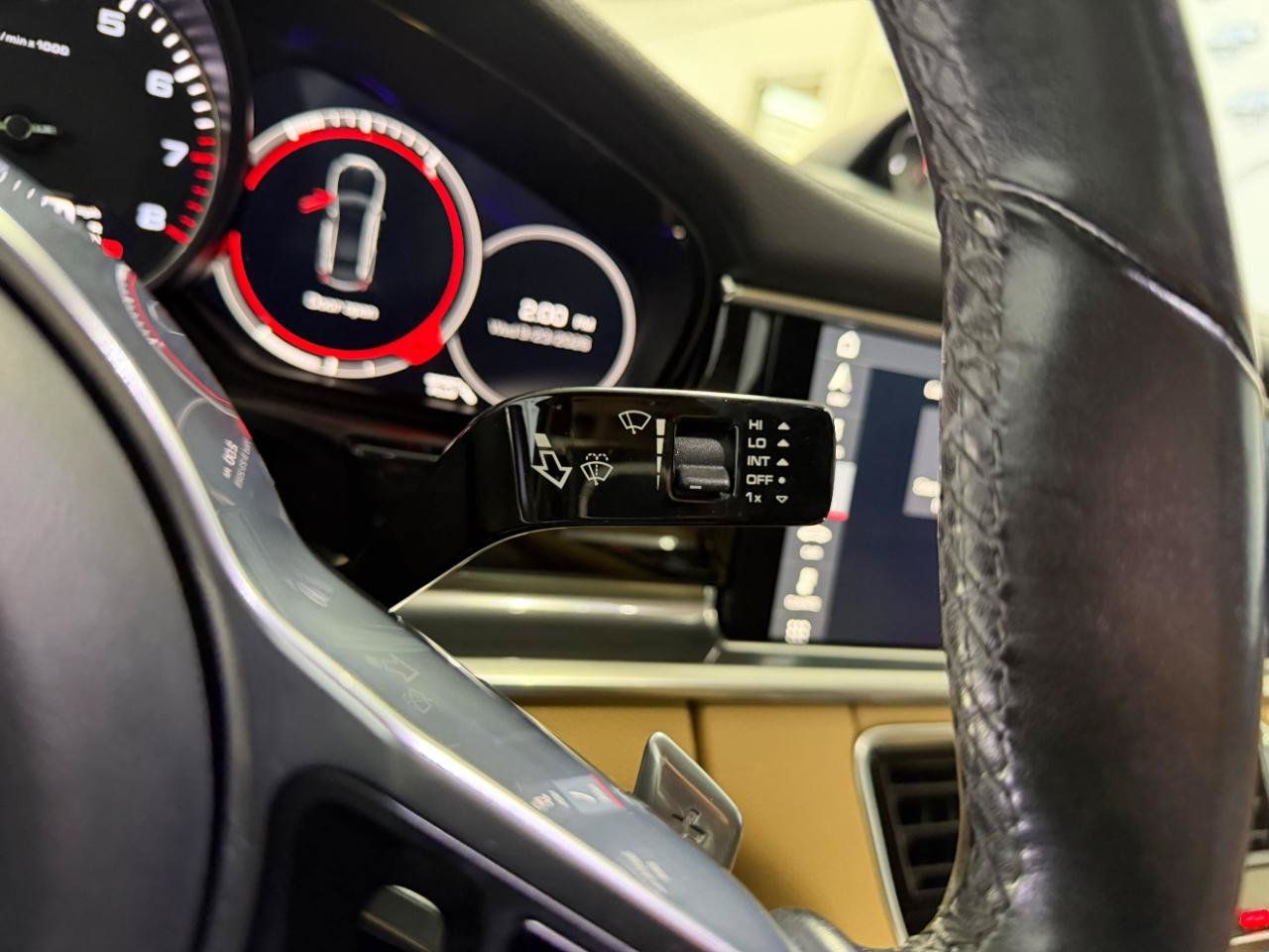 Used 2018 Porsche Panamera 4S AWD/4WD image 33