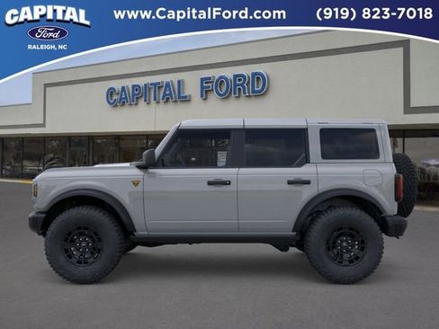 New 2026 Ford Bronco Badlands AWD/4WD image 3