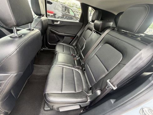 Used 2022 Ford Escape Titanium AWD/4WD image 11