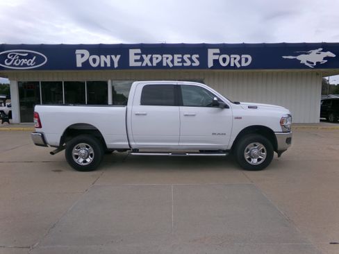 Used 2021 RAM 2500 Big Horn image 2