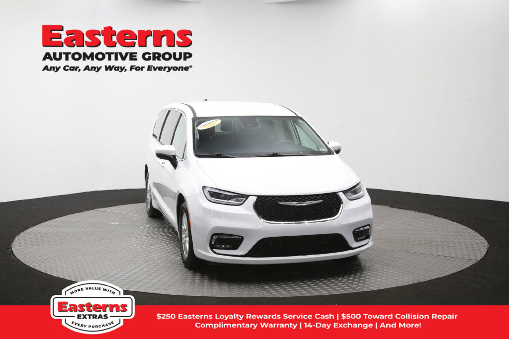 Used 2023 Chrysler Pacifica Touring-L FWD image 55
