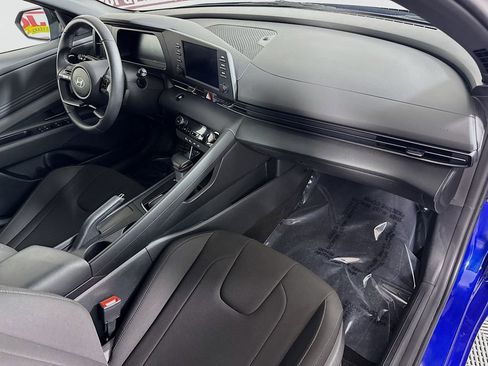 Certified 2025 Hyundai Elantra Sport FWD image 30