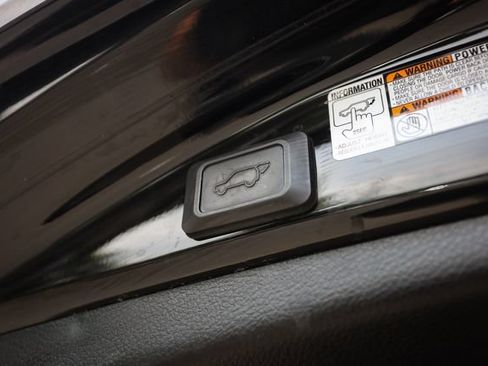 Used 2018 Toyota RAV4 Limited w/ Advanced Technology Package AWD/4WD image 58